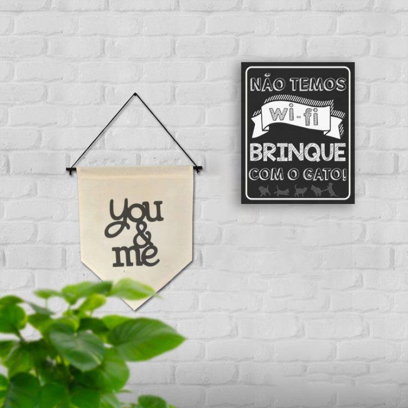 Placa Não temos wi-fi brinque com o Gato .